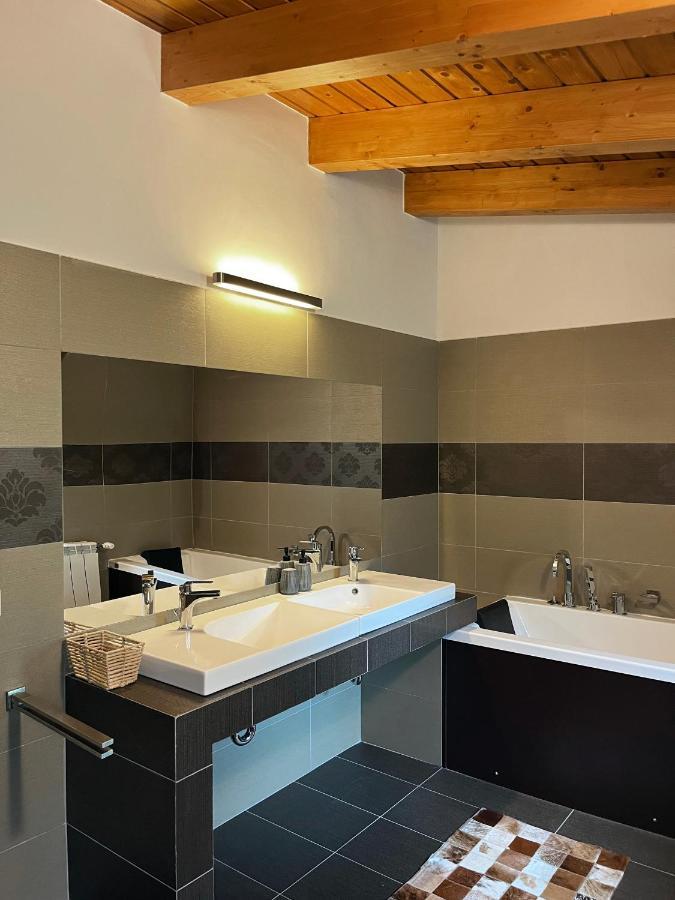Bazalt Wellness Villa ฮาร์กีตา-ไบ ภายนอก รูปภาพ